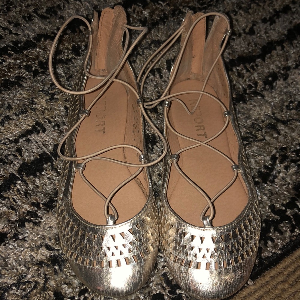 Gold REPORT brand flats